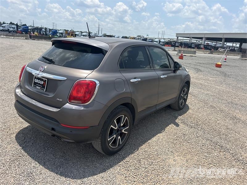 Fiat 500X AWD SUV Otomobiller