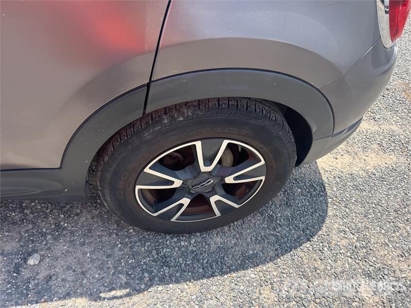 Fiat 500X AWD SUV Otomobiller