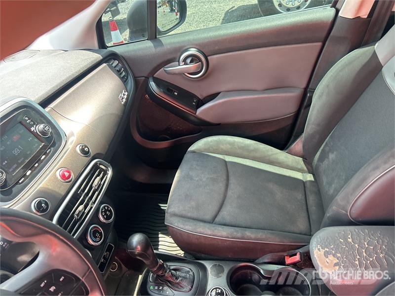 Fiat 500X AWD SUV Otomobiller