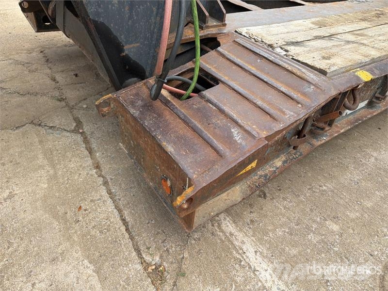 Fontaine 102000 lb 48 ft Tri/A Removable Gooseneck Step Dec Reboques carga baixa