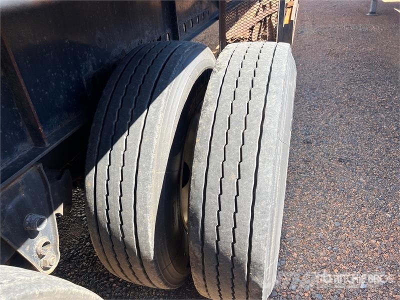 Fontaine 53 ft T/A Flatbed Trailer Flatbed/Dropside trailers