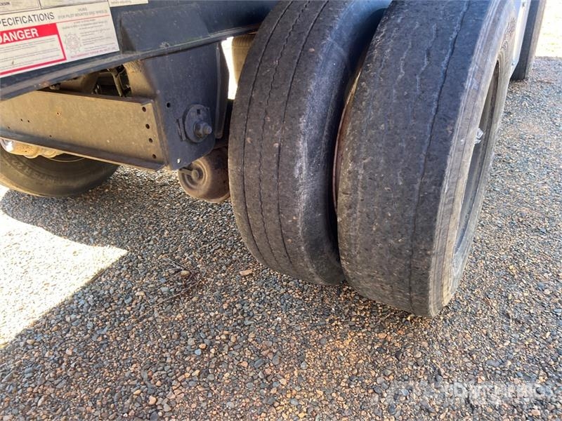 Fontaine 80000 lb 48 ft T/A Flatbed Trailer Flatbed/Dropside trailers