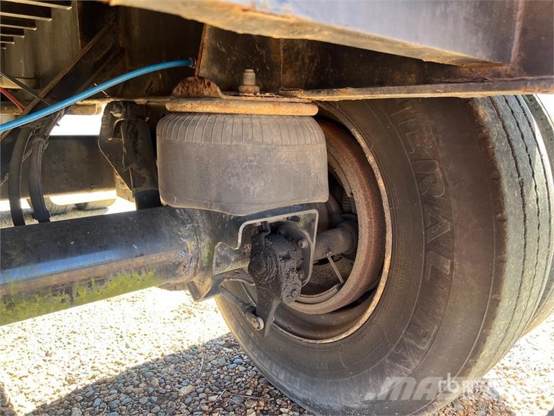 Fontaine 80000 lb 48 ft T/A Flatbed Trailer Flatbed/Dropside trailers