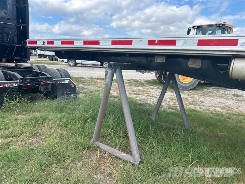 Fontaine HAICF22RSA 53 ft T/A Spread Axle Flatbed Trailer مقطوروات مسطحة/مفصلية الجوانب