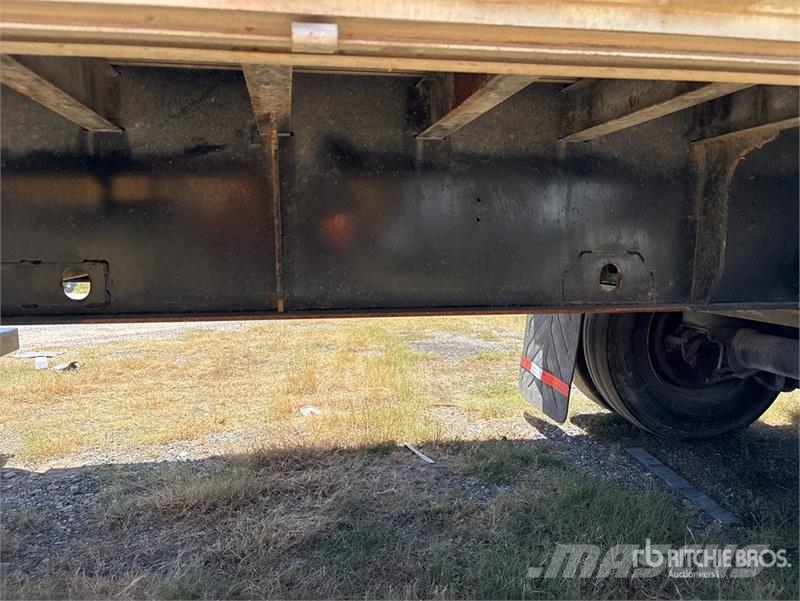 Fontaine HAICF22RSA 53 ft T/A Spread Axle Flatbed Trailer Pritschenanhänger