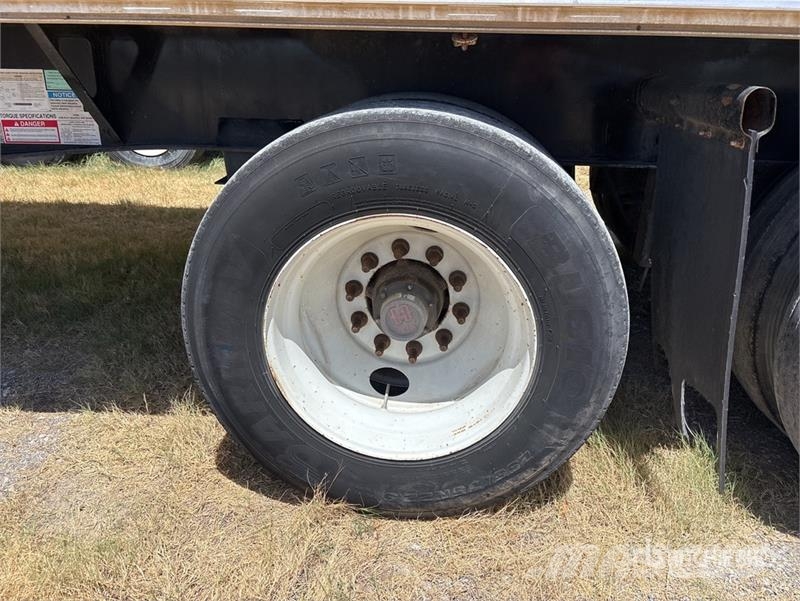 Fontaine HAICF22RSA 53 ft T/A Spread Axle Flatbed Trailer Pritschenanhänger