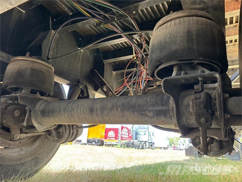 Fontaine HAICF22RSA 53 ft T/A Spread Axle Flatbed Trailer Pritschenanhänger