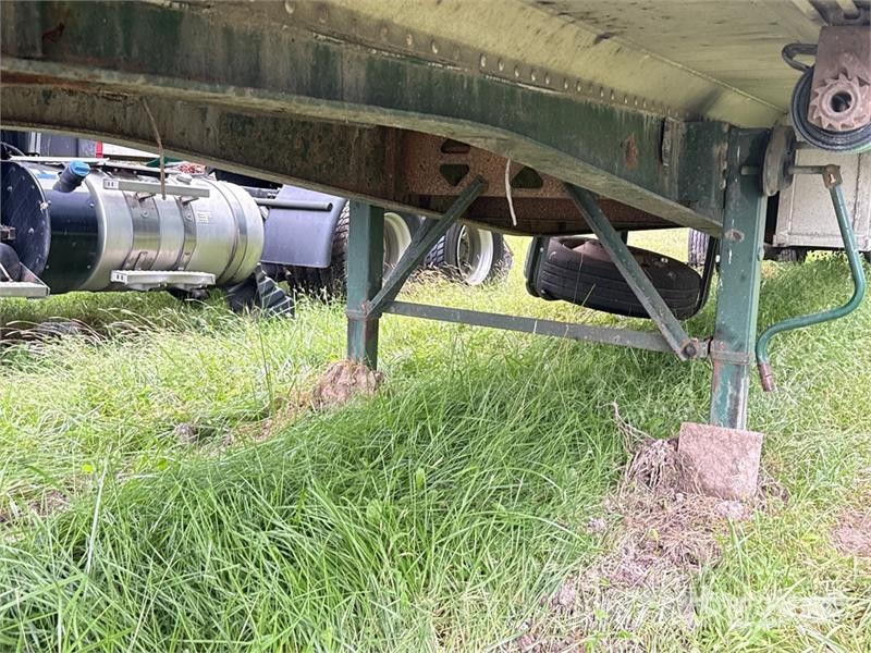 Fontaine HARHF12W 48 ft T/A Spread Axle Curtain Side Traile Tents