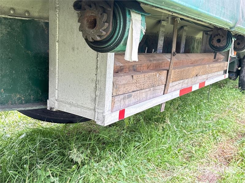 Fontaine HARHF12W 48 ft T/A Spread Axle Curtain Side Traile Tents