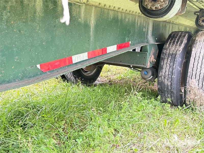 Fontaine HARHF12W 48 ft T/A Spread Axle Curtain Side Traile Tents