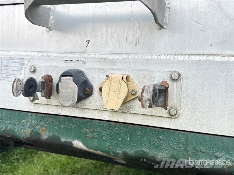 Fontaine HARHF12W 48 ft T/A Spread Axle Curtain Side Traile Tents