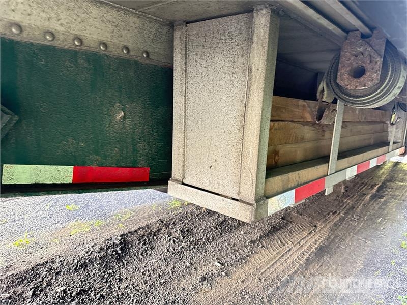 Fontaine HARHF12W 48 ft Curtain Side Trailer (Inoperable) Schuifzeilopbouw