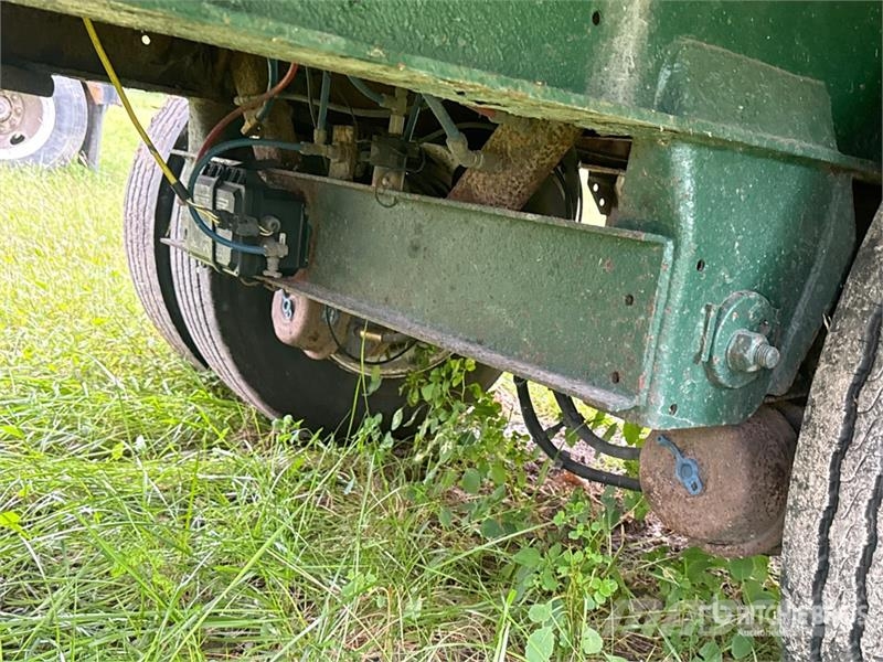 Fontaine HARHF12W 48 ft T/A Spread Axle Curtain Side Traile Tents