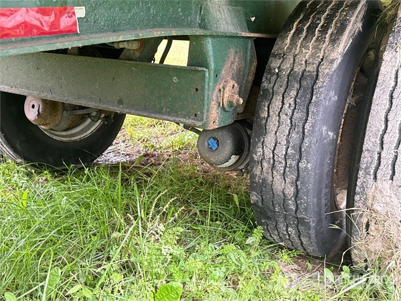 Fontaine HARHF12W 48 ft T/A Spread Axle Curtain Side Traile Tents