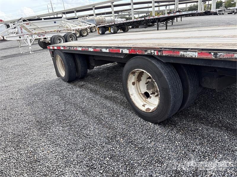 Fontaine HCVTX12WSA 80000 lb 48 ft T/A Spread Axle Step Dec Low loaders