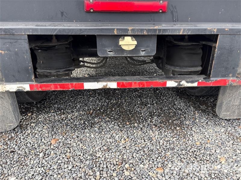 Fontaine HCVTX12WSA 80000 lb 48 ft T/A Spread Axle Step Dec Low loaders