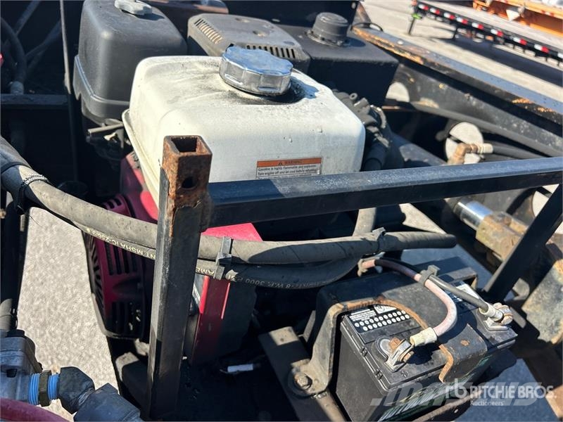 Fontaine Magnitude 55MX Tri/A Removable Gooseneck Lowboy Tr Mélybölcsős