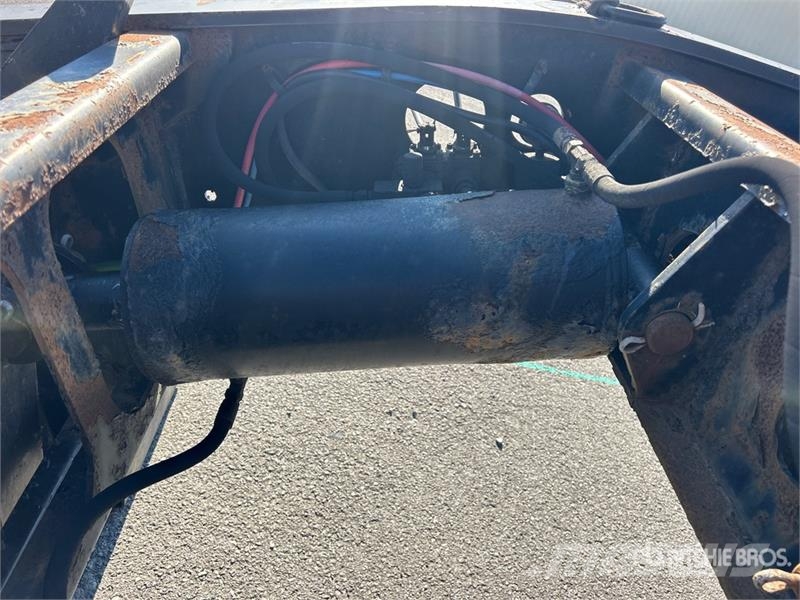Fontaine Magnitude 55MX Tri/A Removable Gooseneck Lowboy Tr Mélybölcsős