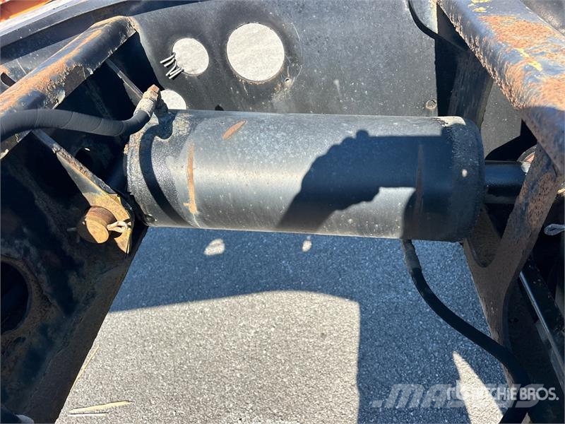 Fontaine Magnitude 55MX Tri/A Removable Gooseneck Lowboy Tr Mélybölcsős