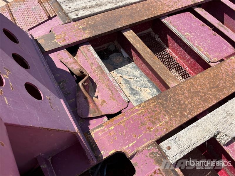 Fontaine Tri/A Removable Gooseneck Lowboy Trailer 로우 로더