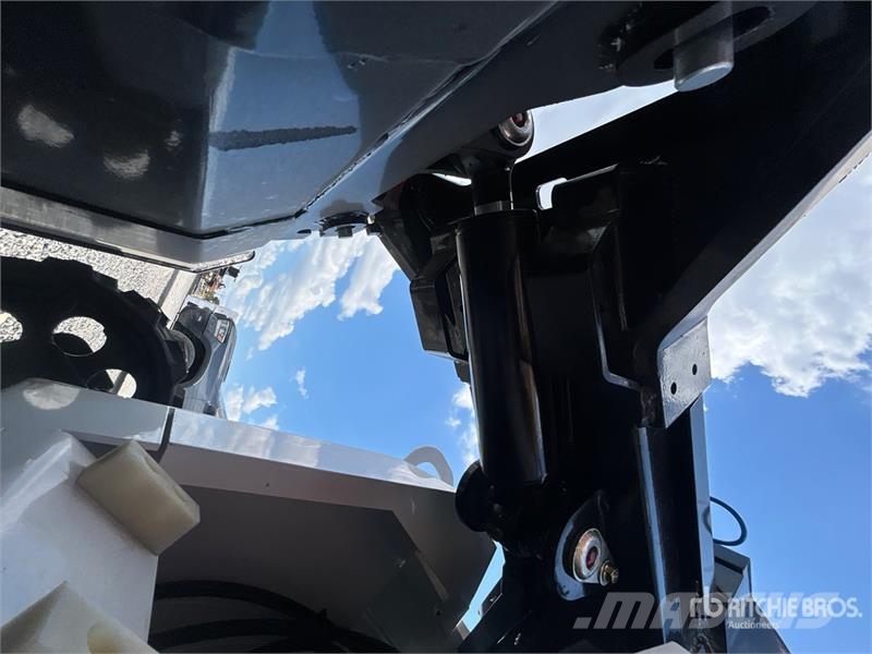 Force Drive FD-S80 Mini Compact Track Loader (Unused) Skid steer loaders