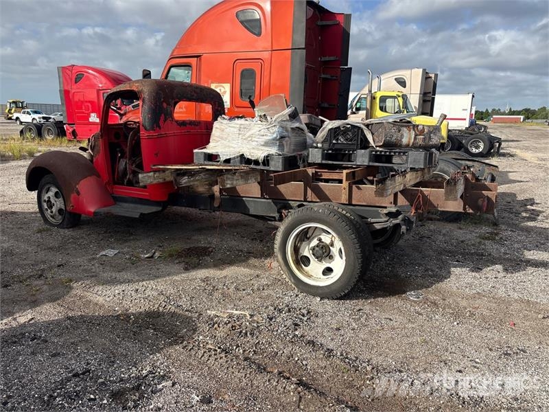 Ford 4x2 Flatbed Dump Truck Pašizgāzējs