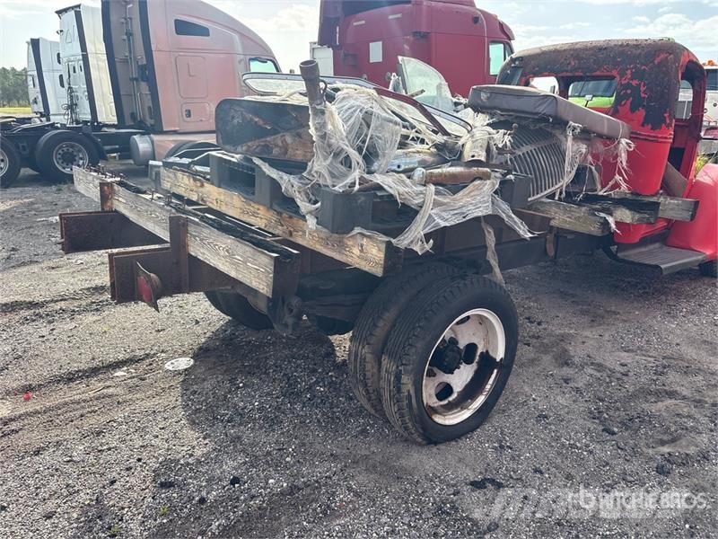 Ford 4x2 Flatbed Dump Truck Pašizgāzējs