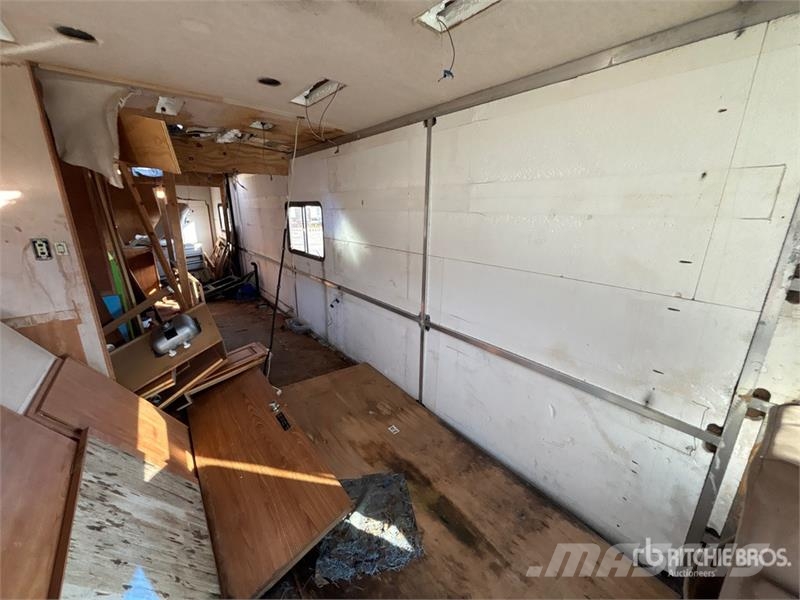 Ford 4x2 Motor Home Lakóautó és lakókocsi