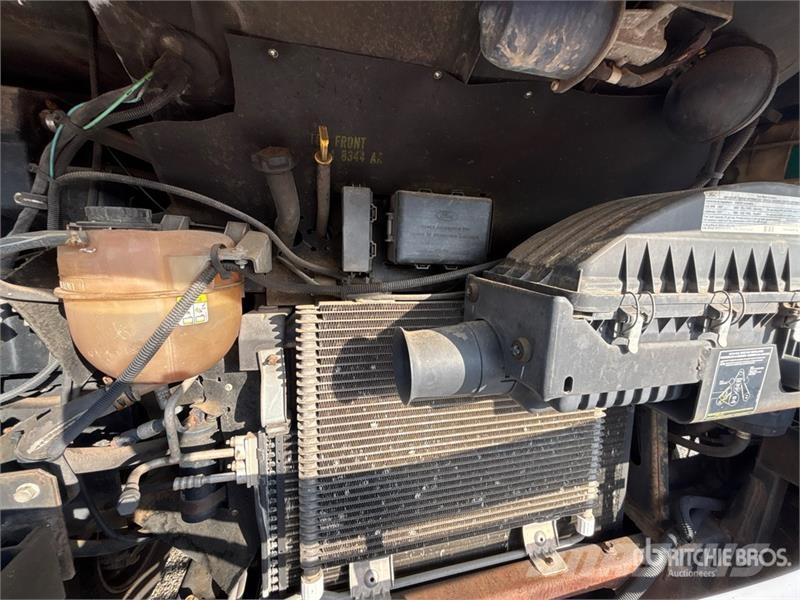 Ford 4x2 Motor Home Lakóautó és lakókocsi