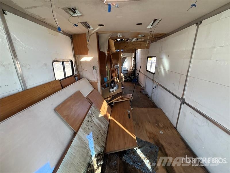 Ford 4x2 Motor Home Lakóautó és lakókocsi