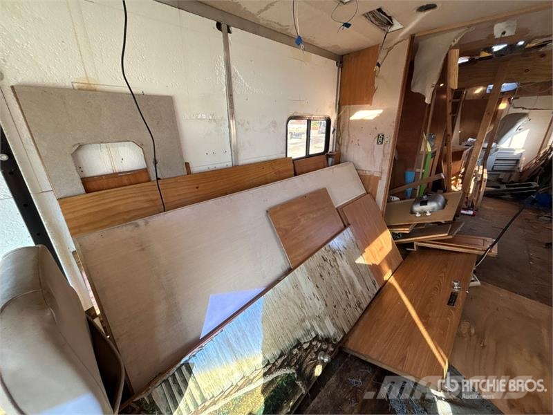 Ford 4x2 Motor Home Lakóautó és lakókocsi
