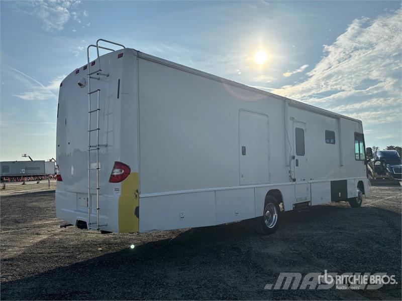 Ford 4x2 Motor Home Lakóautó és lakókocsi
