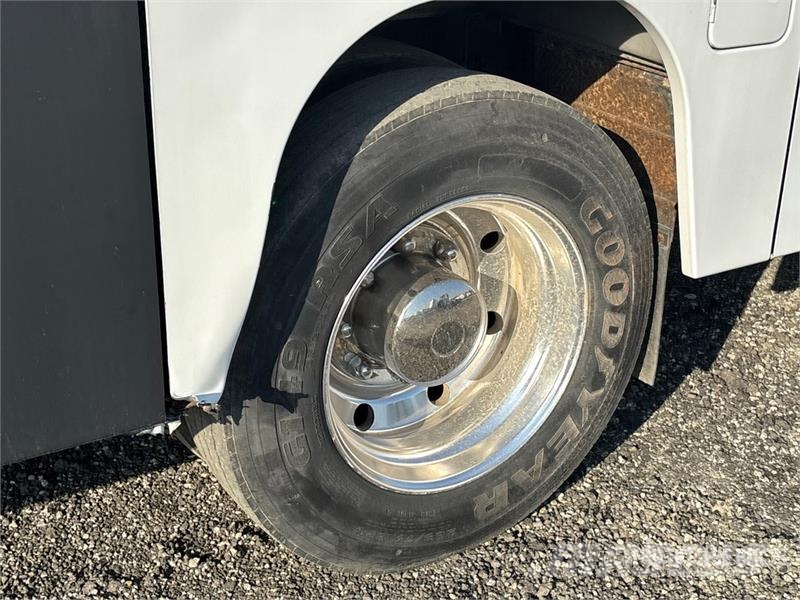 Ford 4x2 Motor Home Lakóautó és lakókocsi