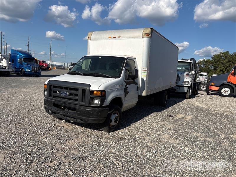 Ford Commercial E350 4x2 Van Truck (Inoperable) Kofferaufbau