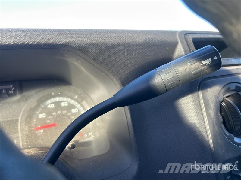 Ford Commercial E350 4x2 Van Truck (Inoperable) Furgoonautod