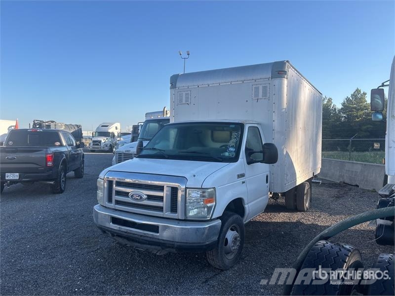 Ford Commercial E350 4x2 Van Truck (Inoperable) Furgoonautod