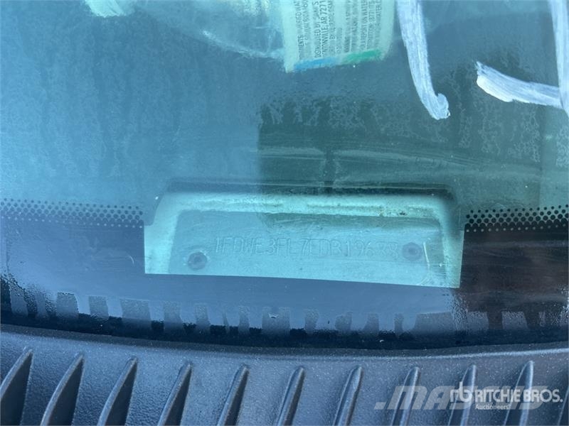 Ford Commercial E350 4x2 Van Truck (Inoperable) Furgoonautod