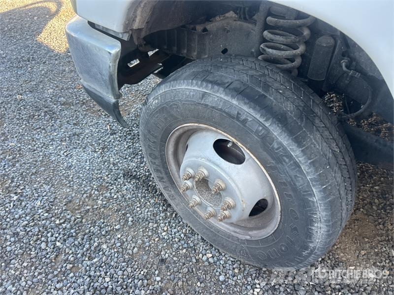 Ford Commercial E350 4x2 Van Truck (Inoperable) Furgoonautod