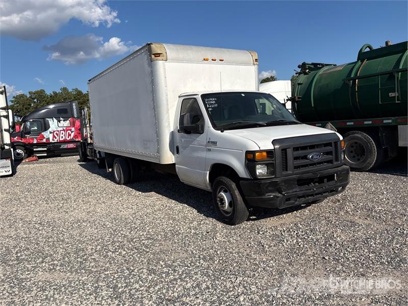 Ford Commercial E350 4x2 Van Truck (Inoperable) Kofferaufbau
