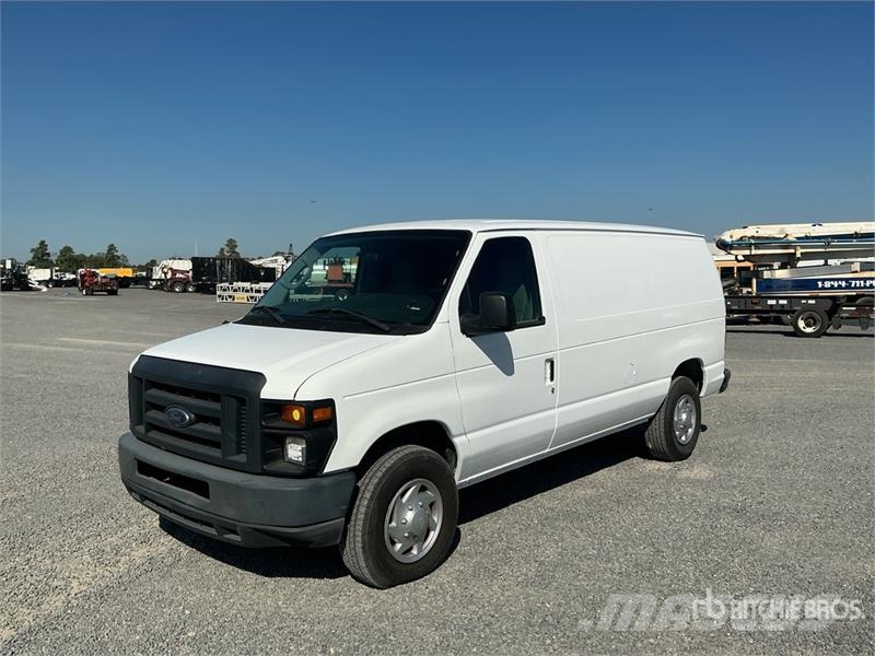 Ford E-250 Utilitara