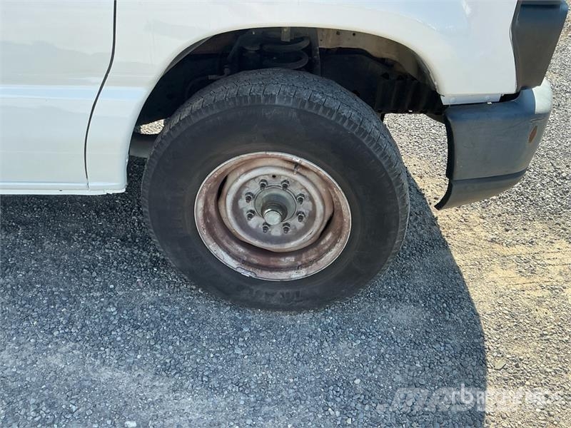 Ford E-250 Utilitara