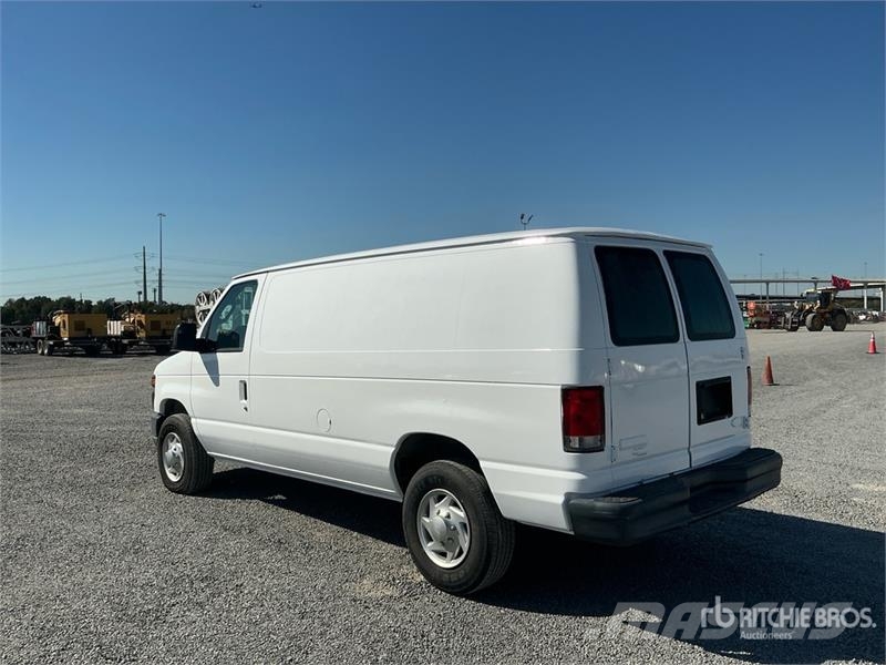 Ford E-250 Utilitara