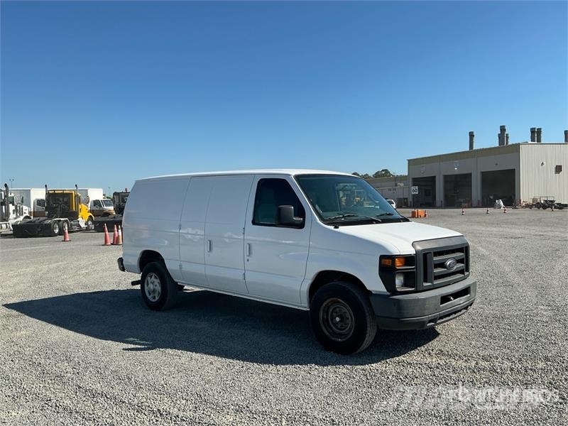 Ford E-250 Utilitara