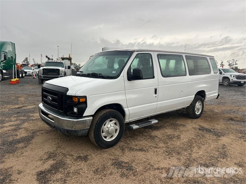 Ford E-350 Busy / Vany