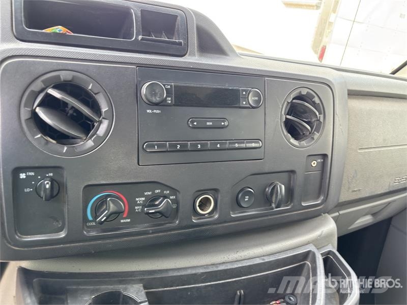 Ford E-350 Preču pārvadāšanas furgoni