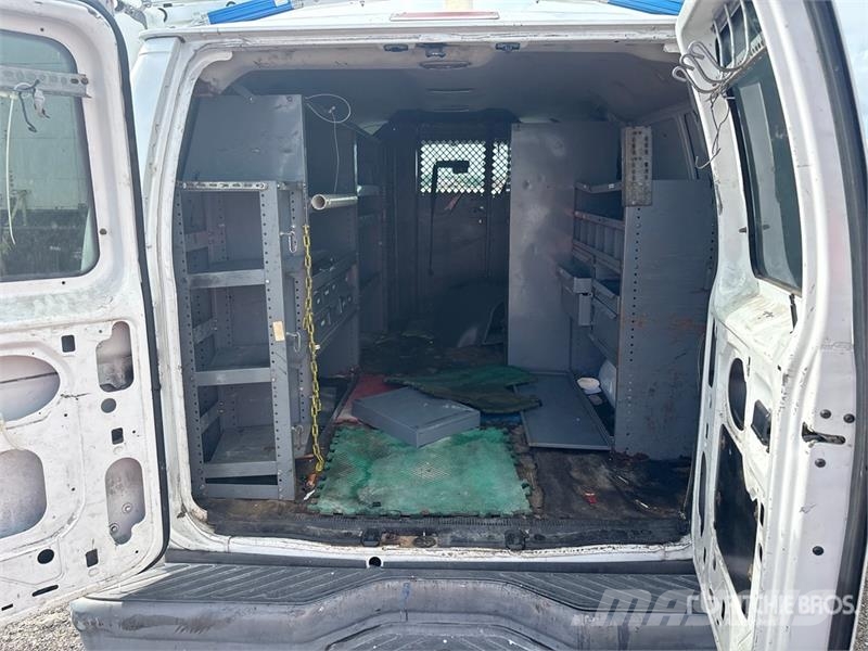 Ford E-350 Dostavna vozila / kombiji