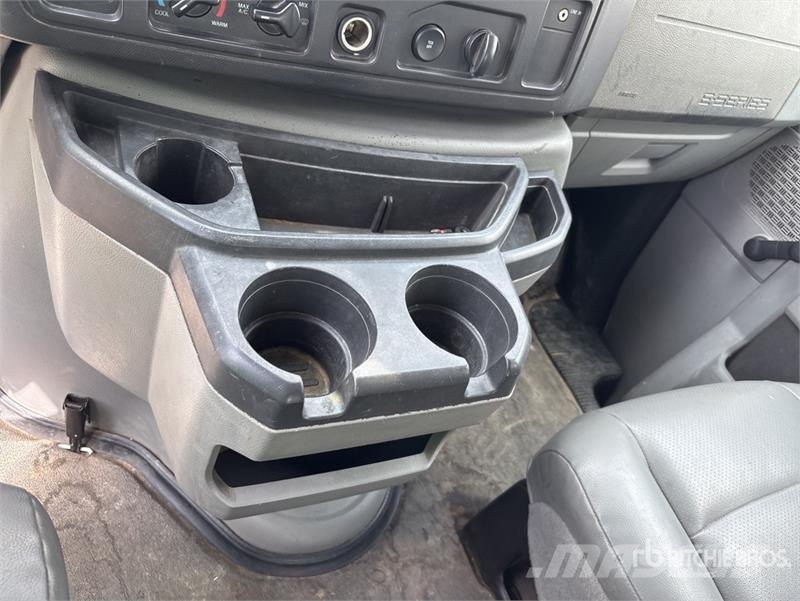 Ford E-350 Preču pārvadāšanas furgoni
