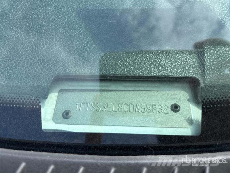 Ford E-350 Preču pārvadāšanas furgoni
