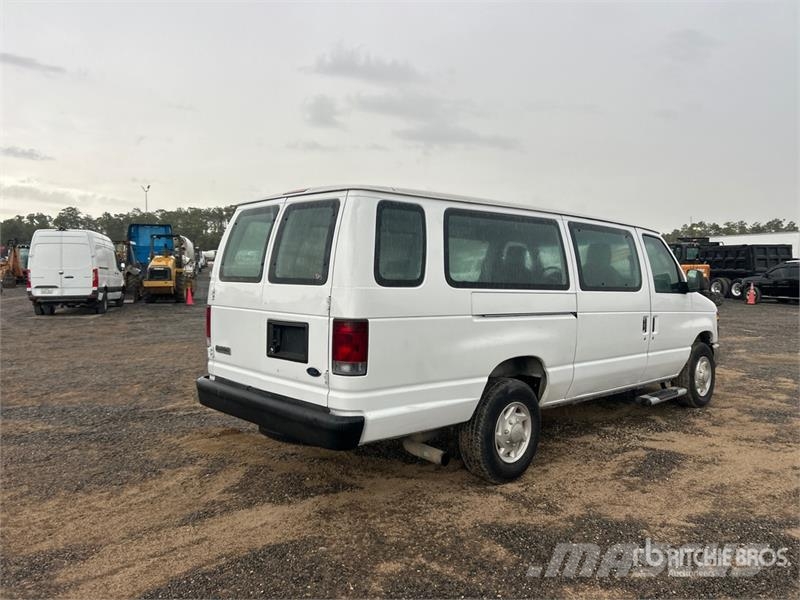 Ford E-350 Busy / Vany