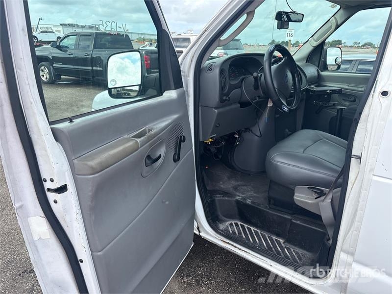 Ford E-350 Dostavna vozila / kombiji